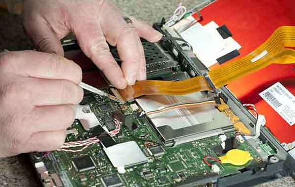 آموزش عملی تعمیرات لپ تاپ در تبریز — تست، تعمیر و تعویض قطعات 7 دوره تعمیرات لپ تاپ در تبریز